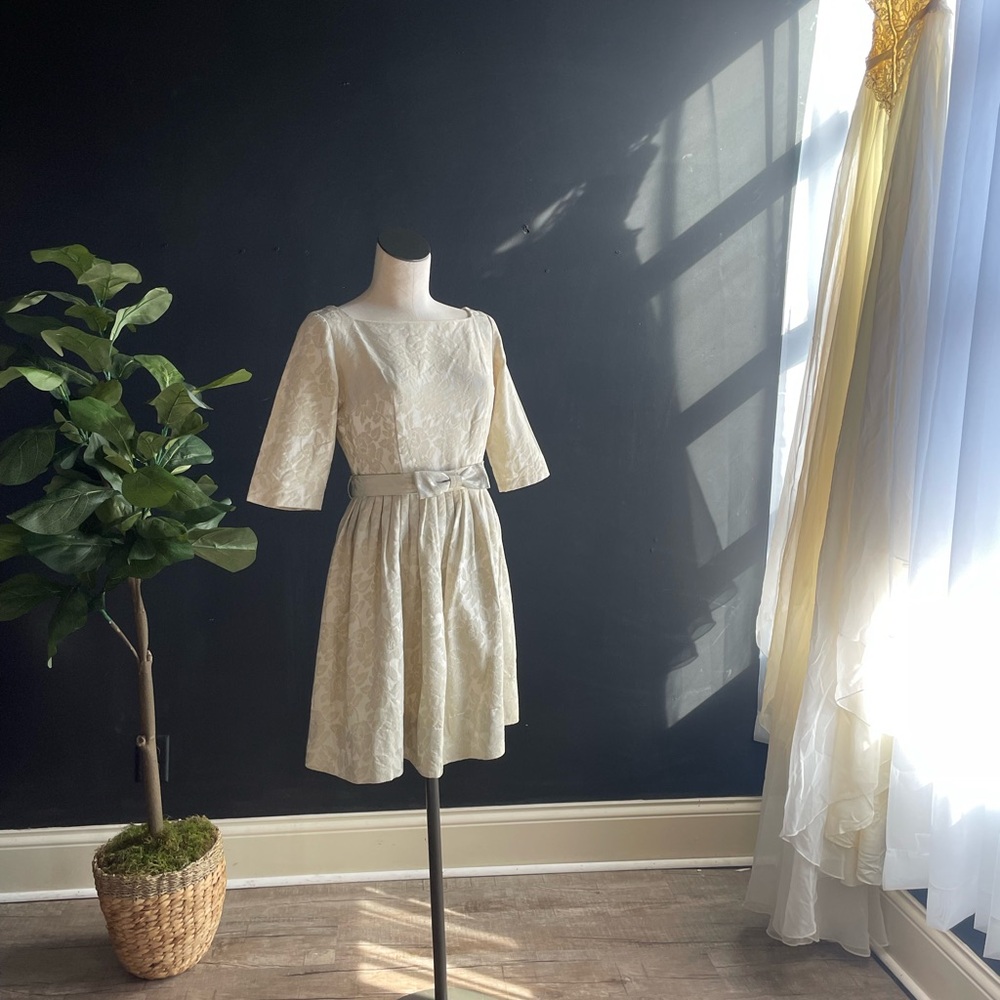 Vintage 1960s dress - fit and flare ivory brocade wedding bridal cocktail